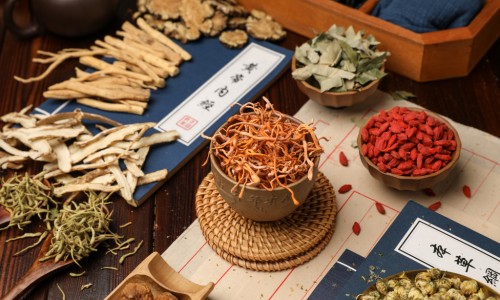 面部湿疹最快消除方法-面部湿疹的症状图片-专业面部湿疹的症状图片和治疗平台-怎么判断脸上是不是湿疹